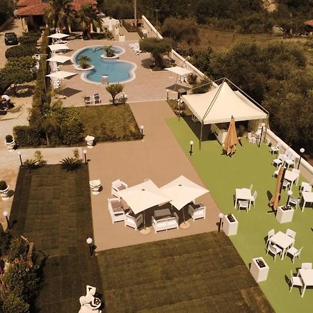 B&B Villa Mery Mileto Buitenkant foto