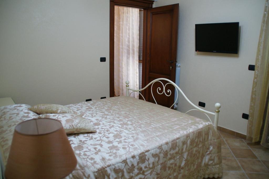 B&B Villa Mery Mileto Buitenkant foto
