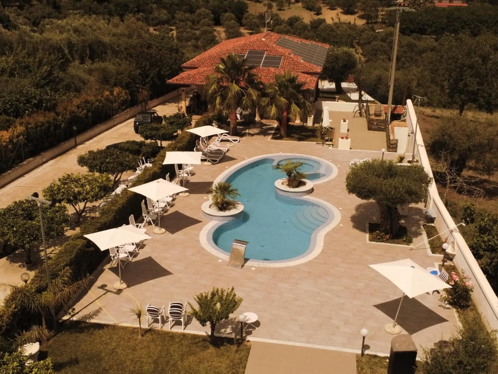 B&B Villa Mery Mileto Buitenkant foto